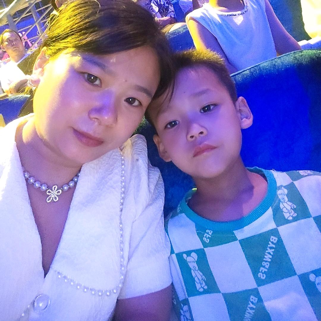 莎姐(烤肠、臭豆腐)