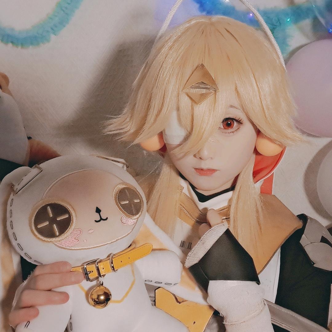 摆烂映月月（掉粉到500更新）