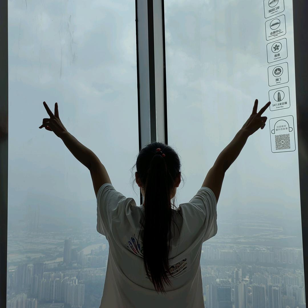 我一个人也没关系，幸福是我装的，没人陪我