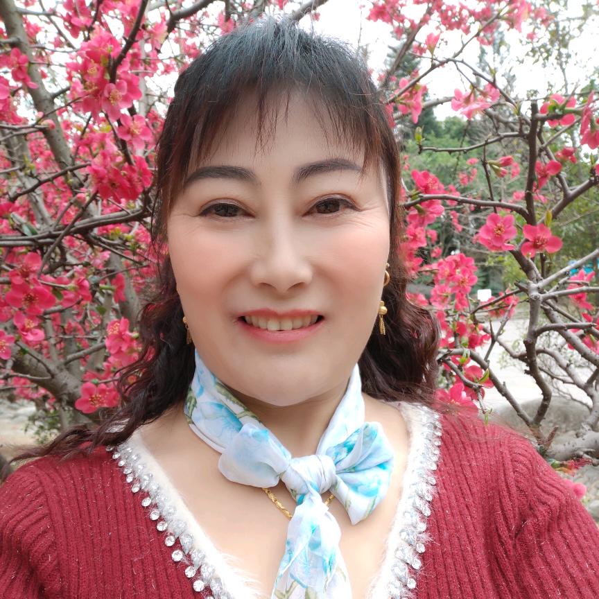 小翠翠，每天下午2点08分开播