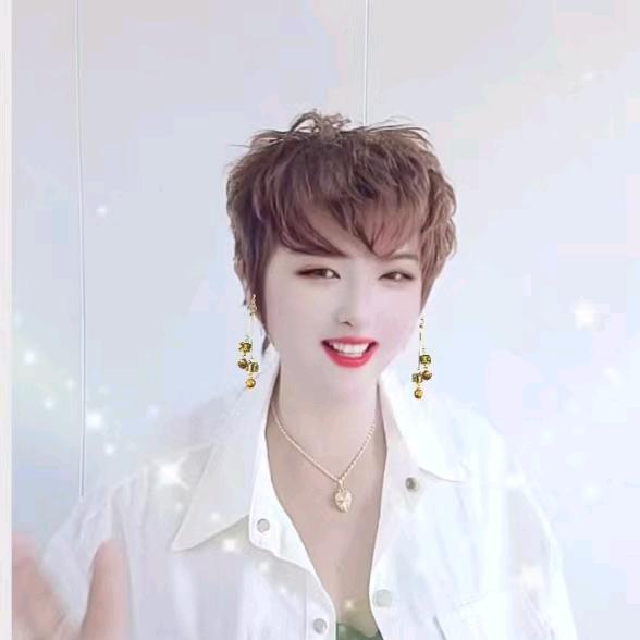 开心快乐幸福的女人