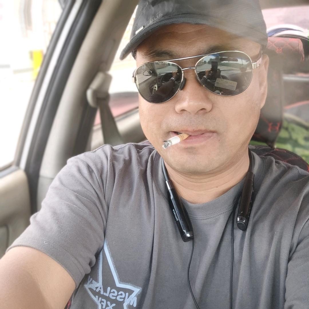 智慧哥(手机摄影)