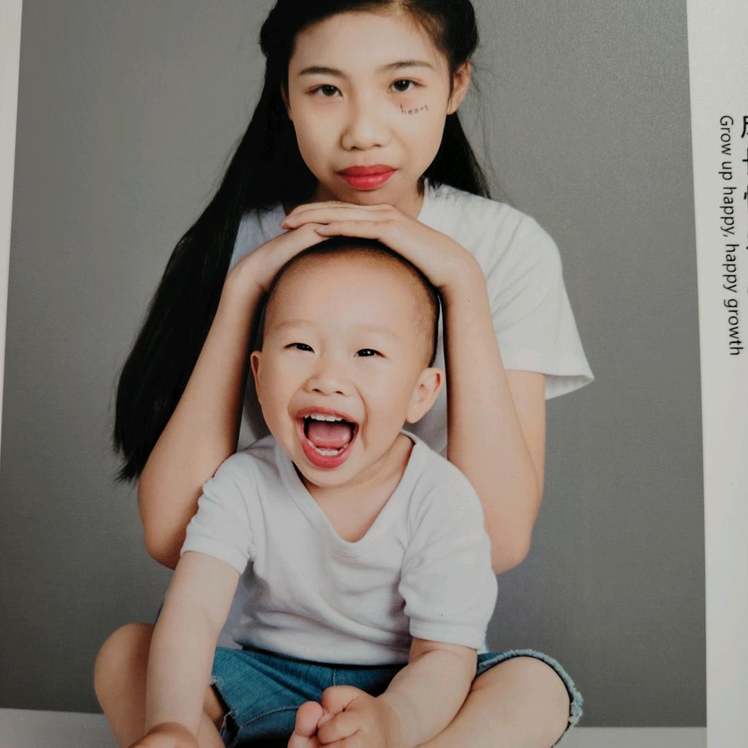 一琪漫步夕阳下