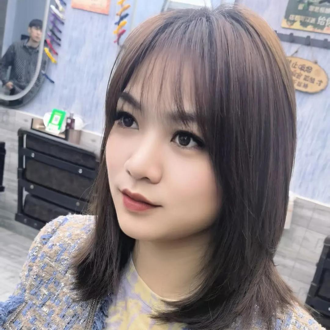 李 艳