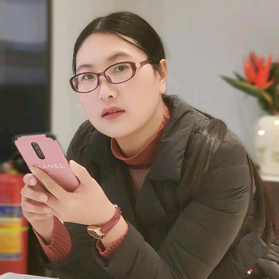 眼镜🐇妹
