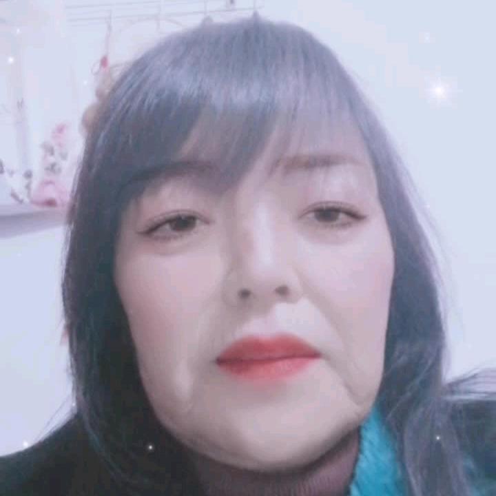 候女士