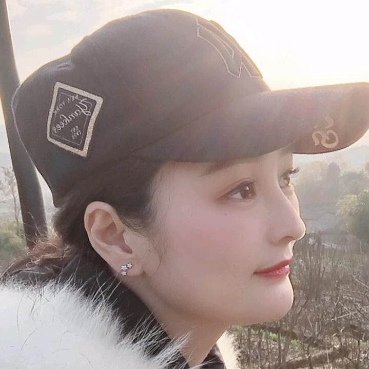 *小七*