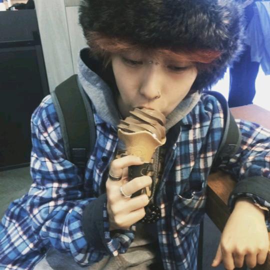 ￴ ￴￴￴ ￴￴￴ ￴TT