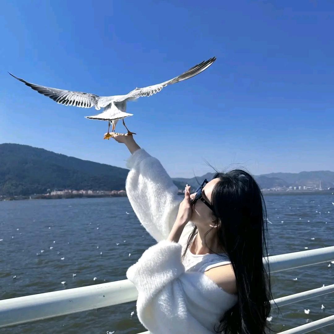 宇何女装