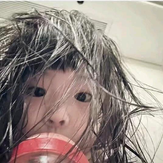 Yy.