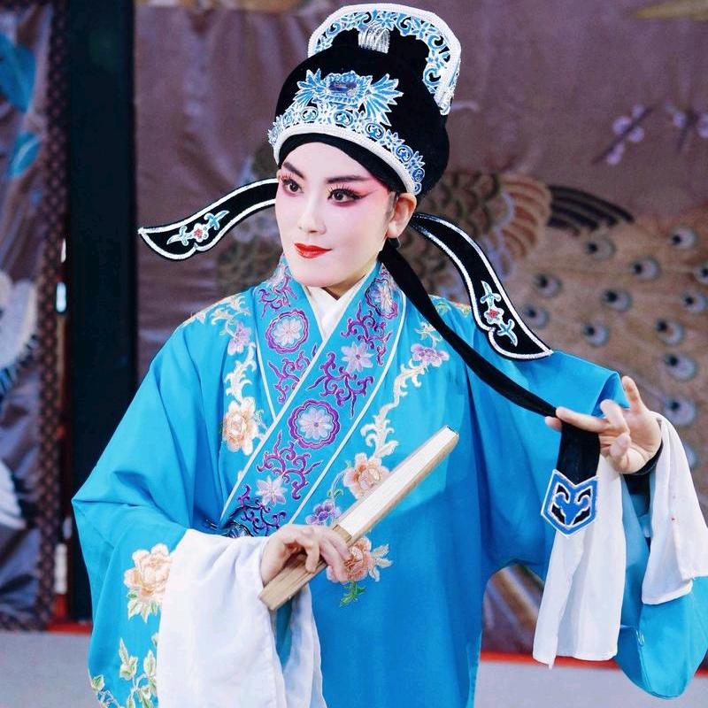 热爱戏曲