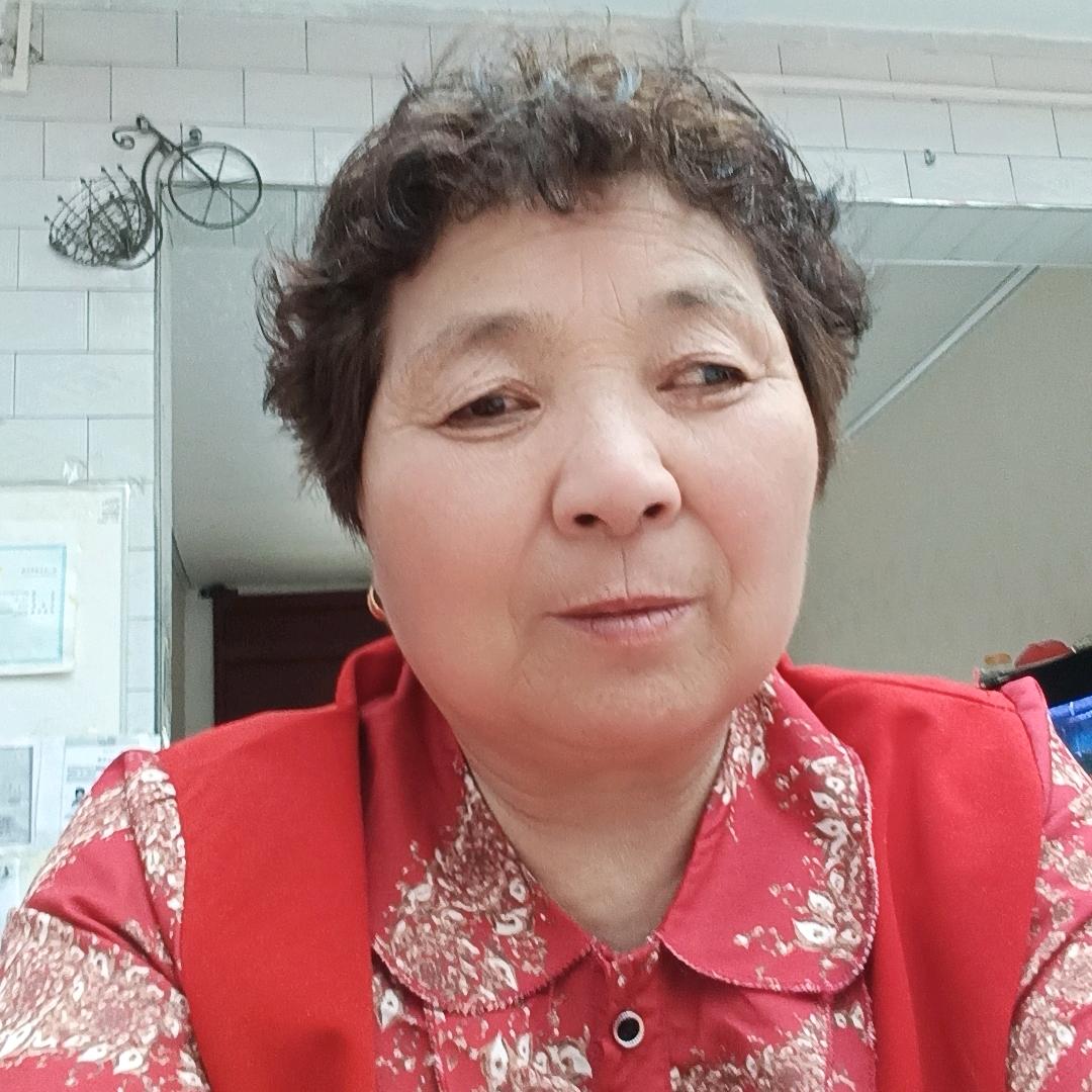玥玥奶奶<每天晚上八点二十直播>