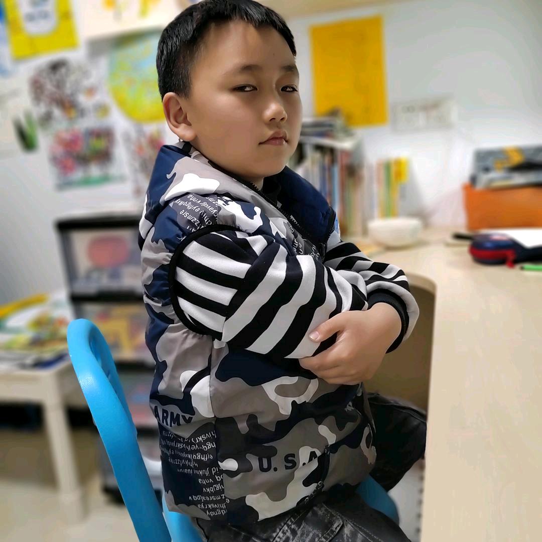 乐乐爱玩具
