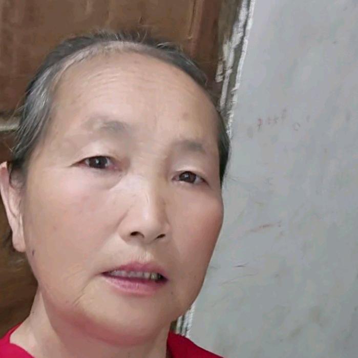 余文珍（每天晚上8点10分直播）