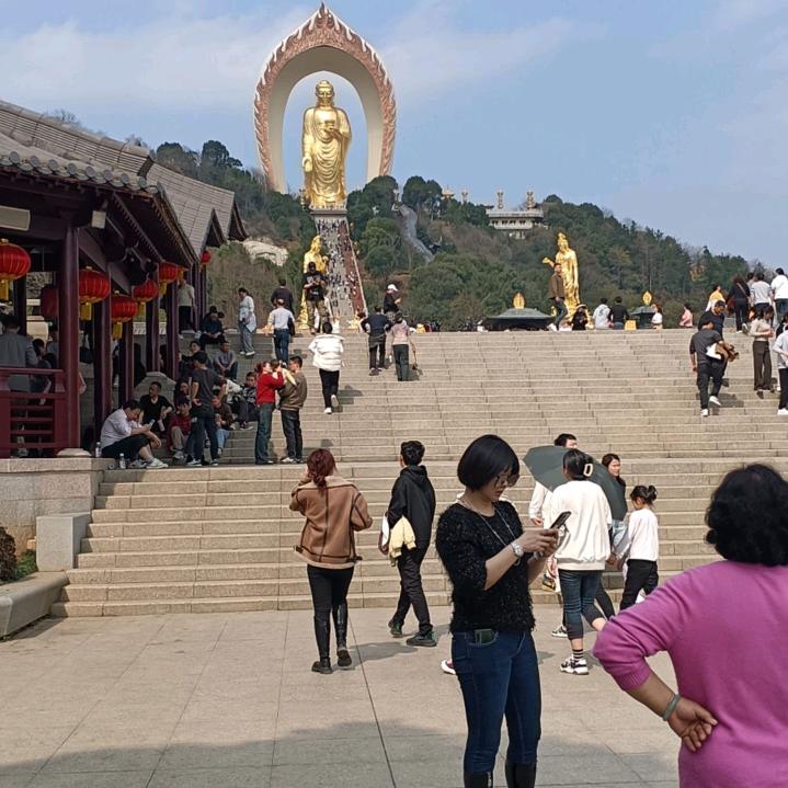 威