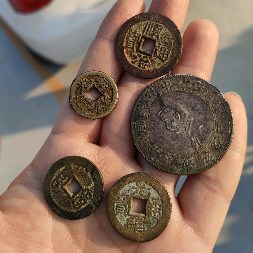 天津张雨回收古钱币