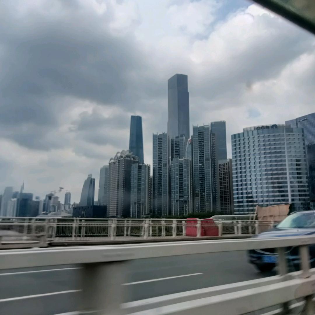 小巴士的小乘客