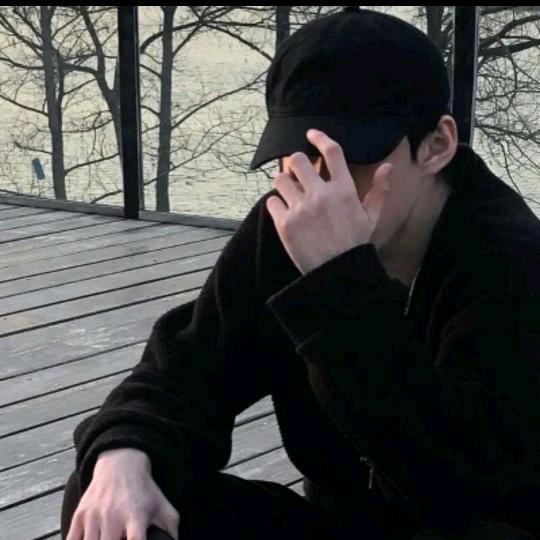 青山依旧笑春风