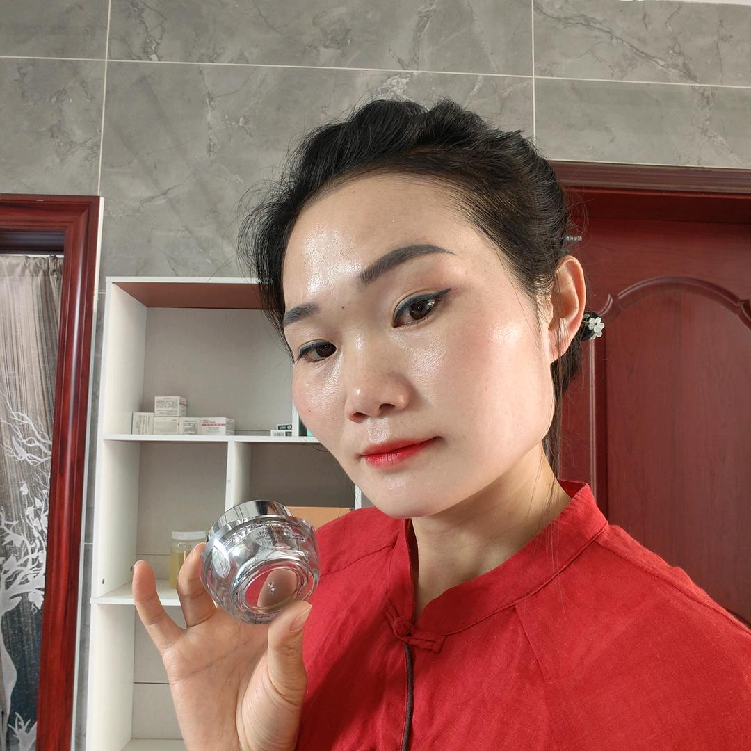 安龙素颜肌小张张