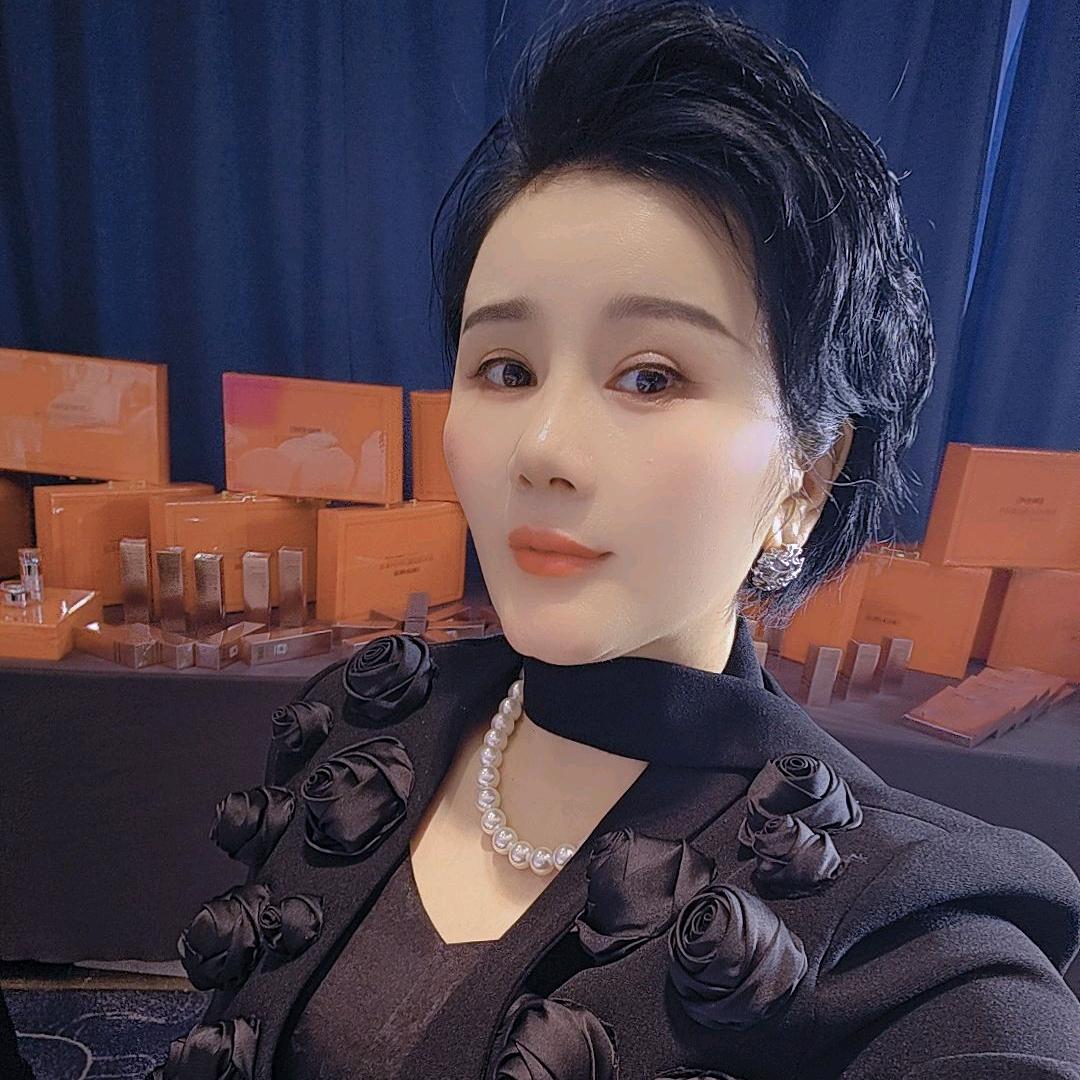 利辛县女装👚+  调肤