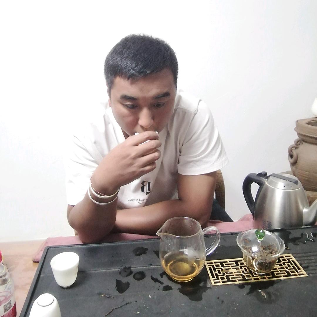 南本老寨刘能古树茶