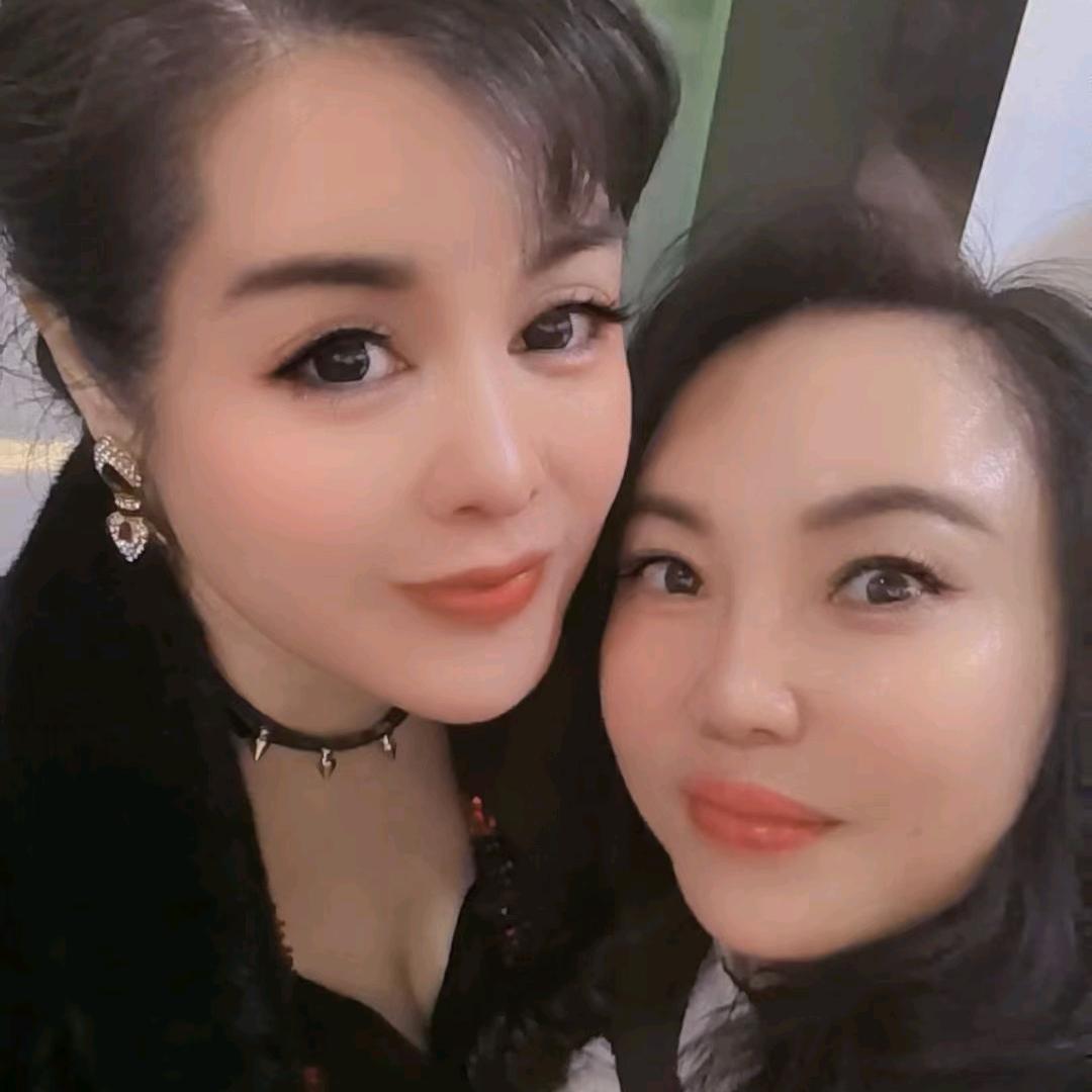 虞美人赵老师本人不做老太太 来月月红直播