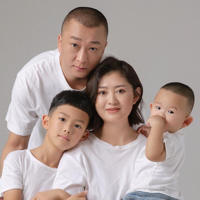 栢名家俩娃