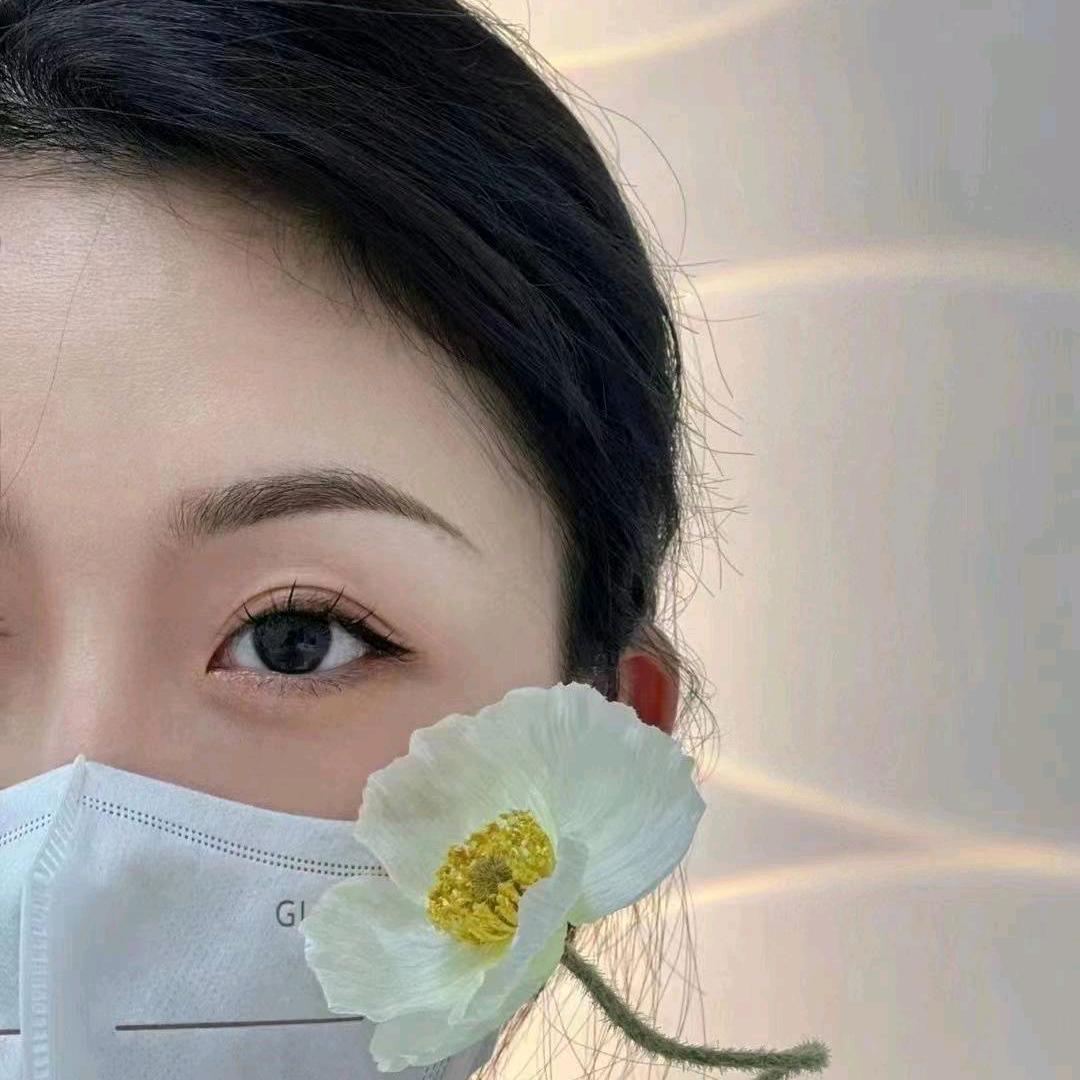 做眉毛的格格