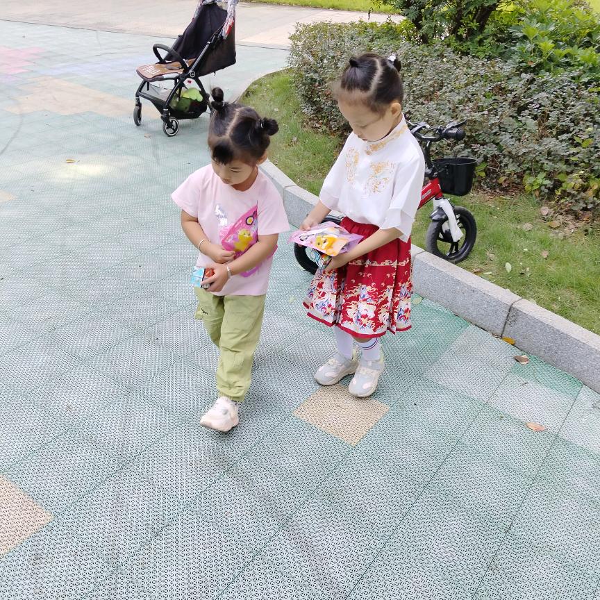 羽汐👩‍❤️‍💋‍👩奶奶