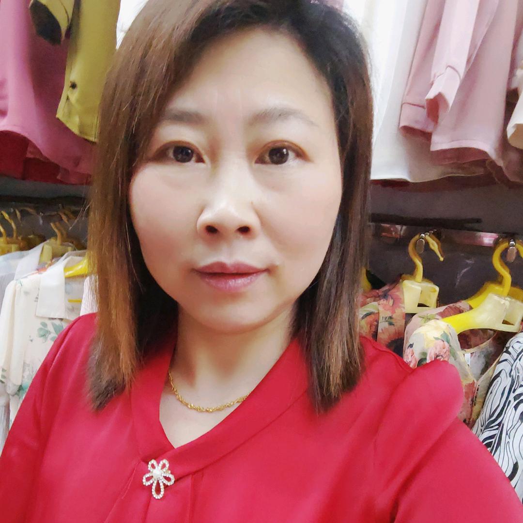 安义商城一楼D区1013号秀秀男女服饰