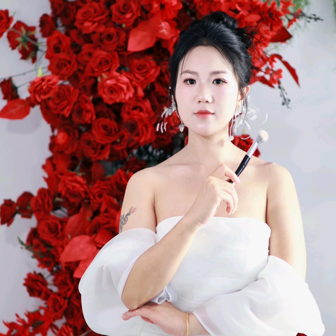 洋县婚服化妆，洋洋