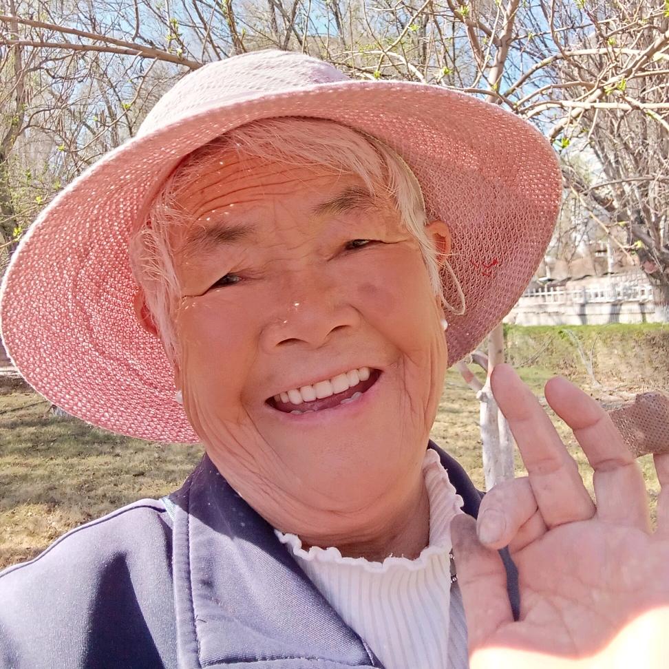 老岳的快乐生活。