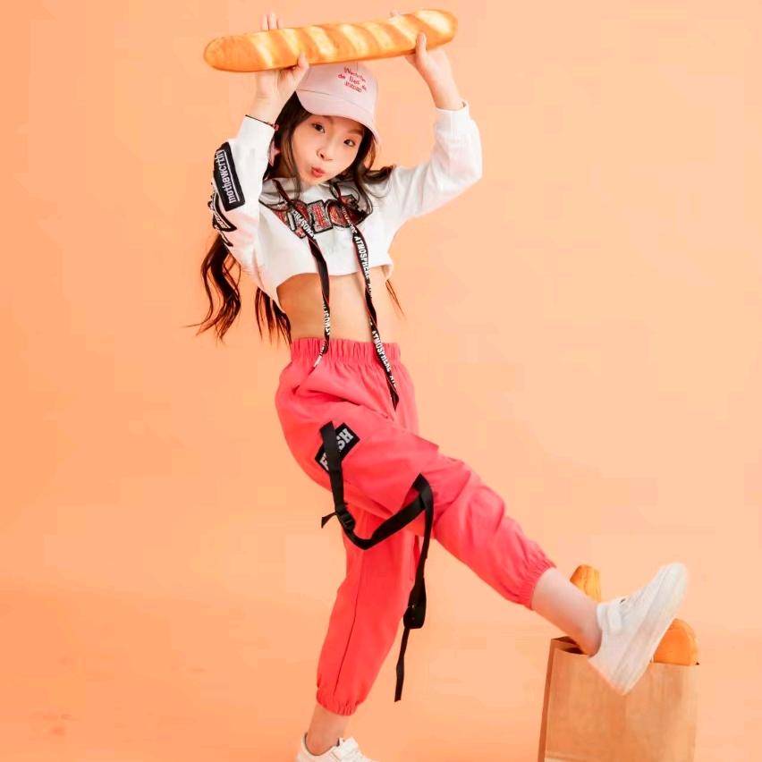 人生得意须尽欢，莫使金樽空对月