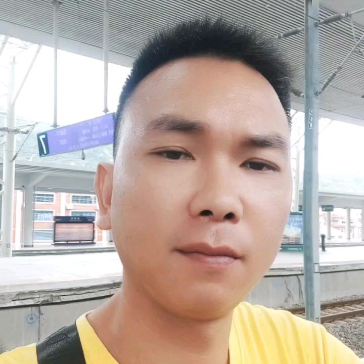 下个路口见黄卿谋