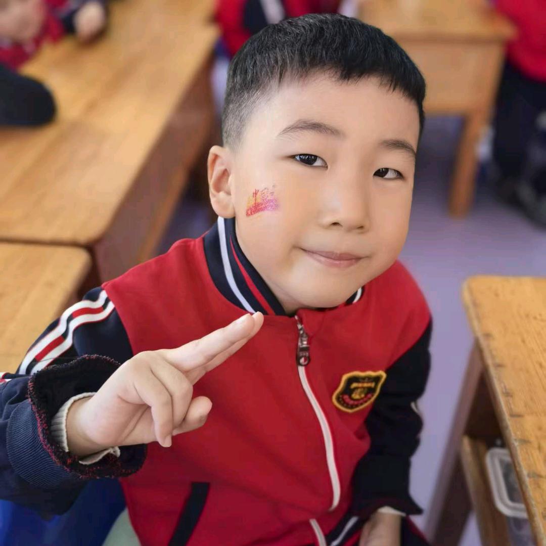 大：冯子轩   小：可乐