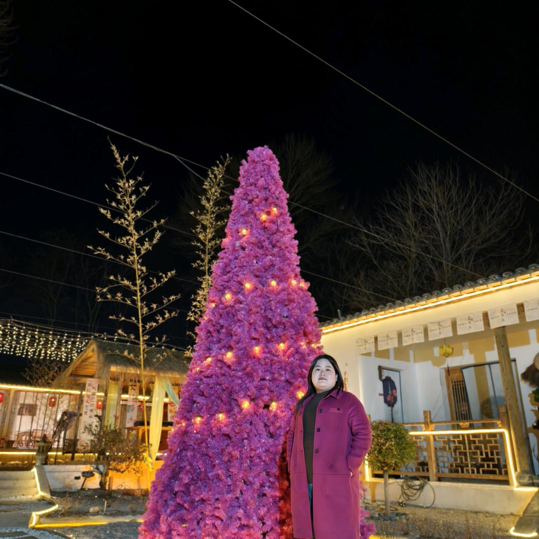 你不必弯腰，因为我会踮脚