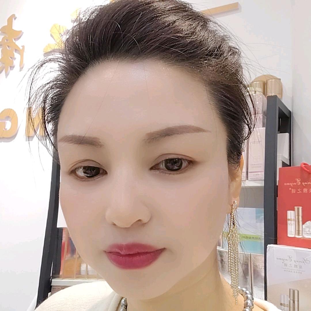 华南城俏江南服装化妆品店泉雅之谜美容护肤
