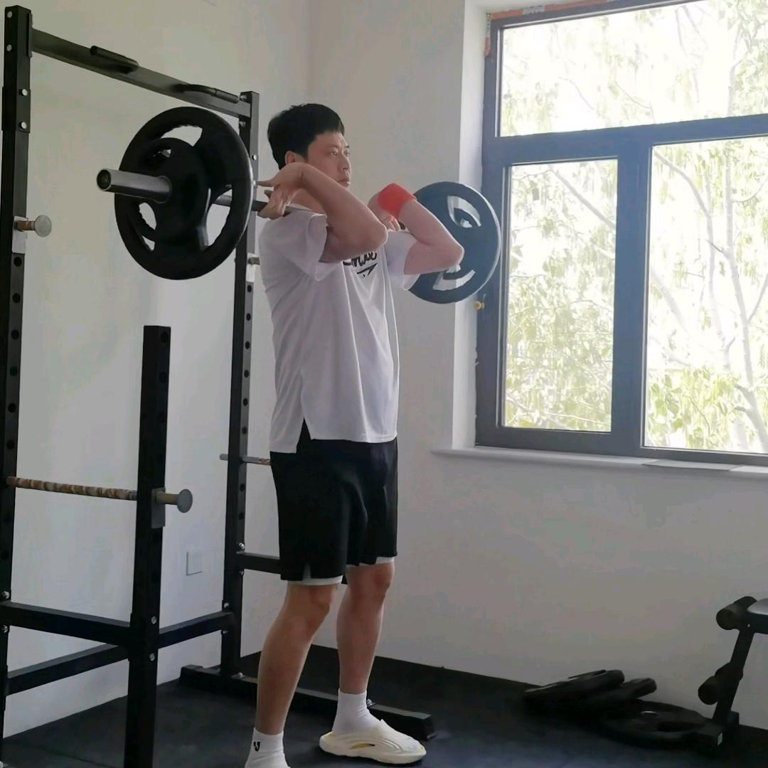 在赤脚的正前方🏀🏸