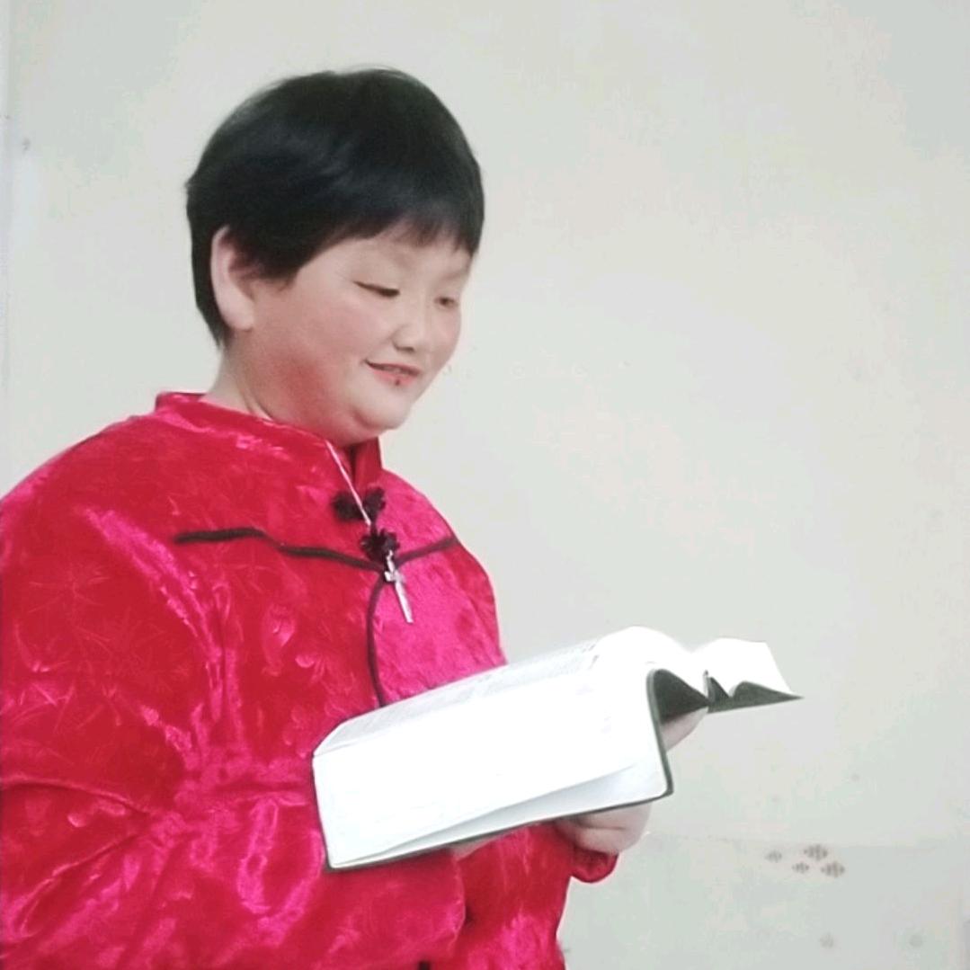 秦姊妹做剪辑。