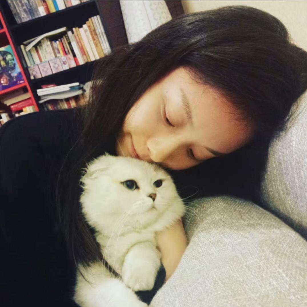 人傻嘴不甜长得危险还没钱