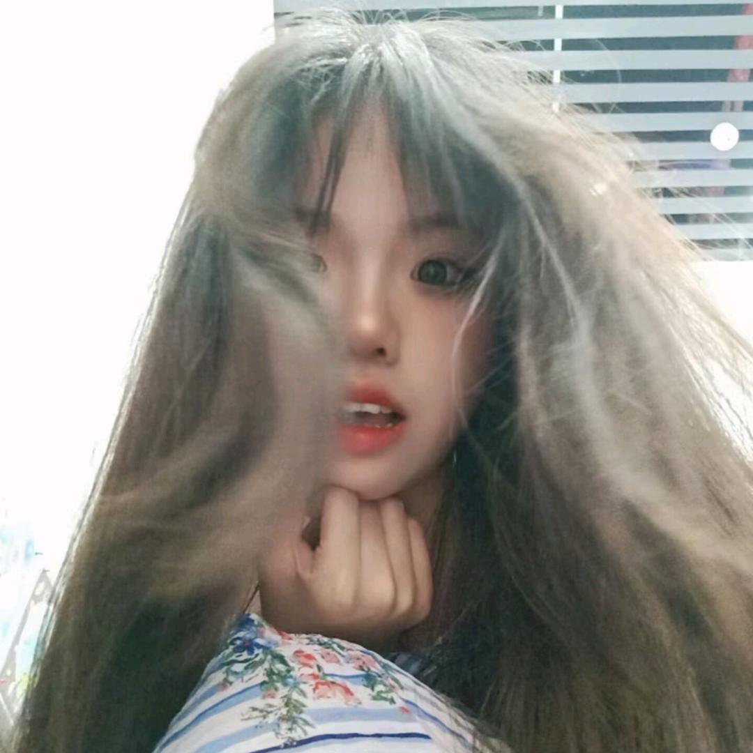 @总裁已经十年没笑了