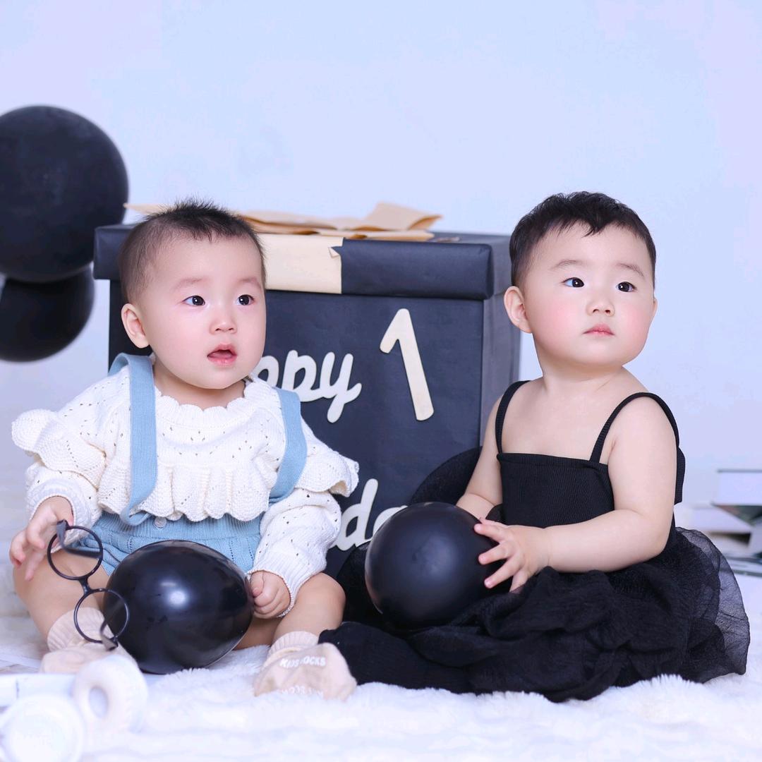 蒂娜丽娜双胞胎姐妹日常（OOTD）