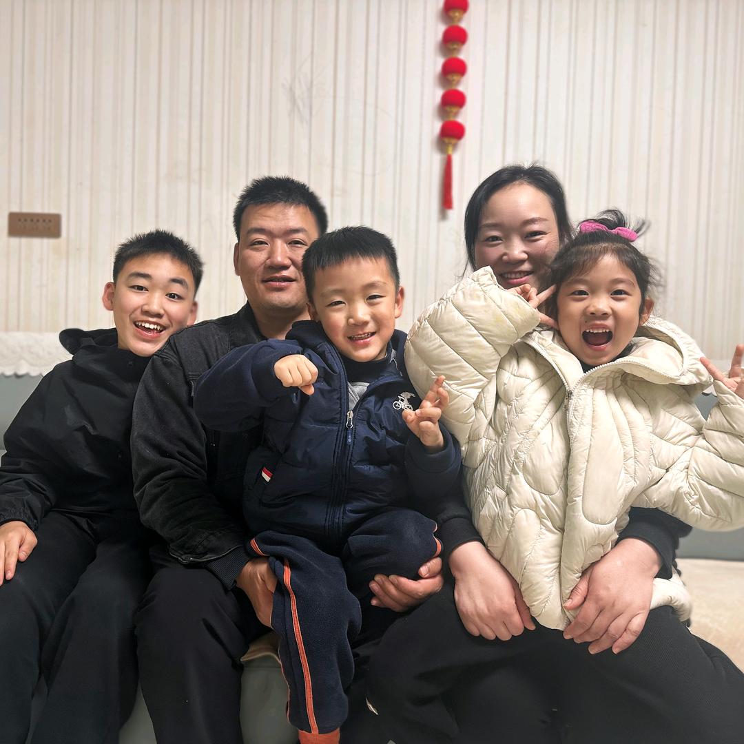 荆楚八零后“跑男”