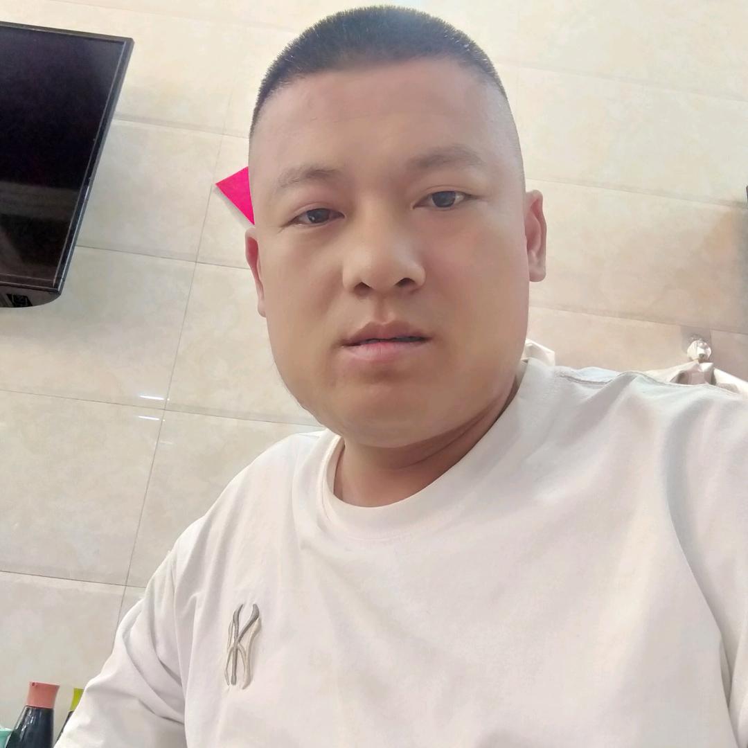 林东张先生，驴马养殖牧场