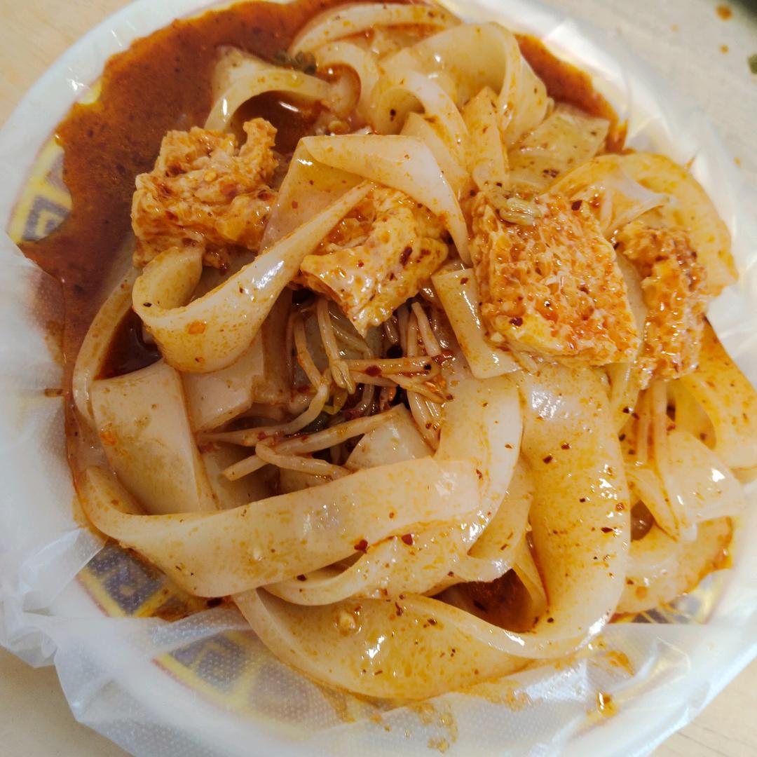 东关市场纯手工酿皮