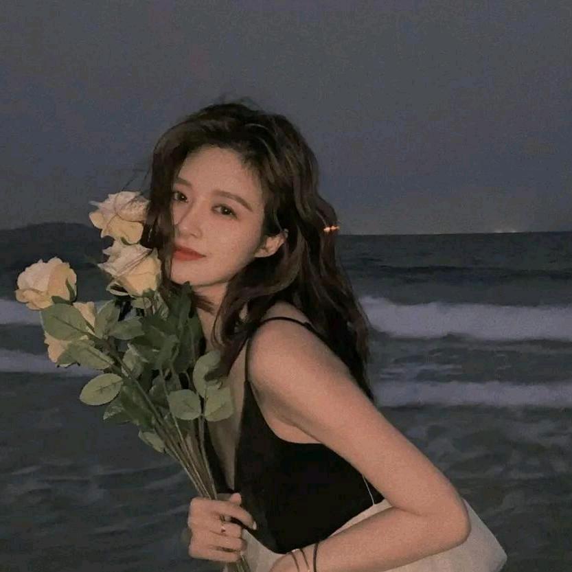 海边捡束花