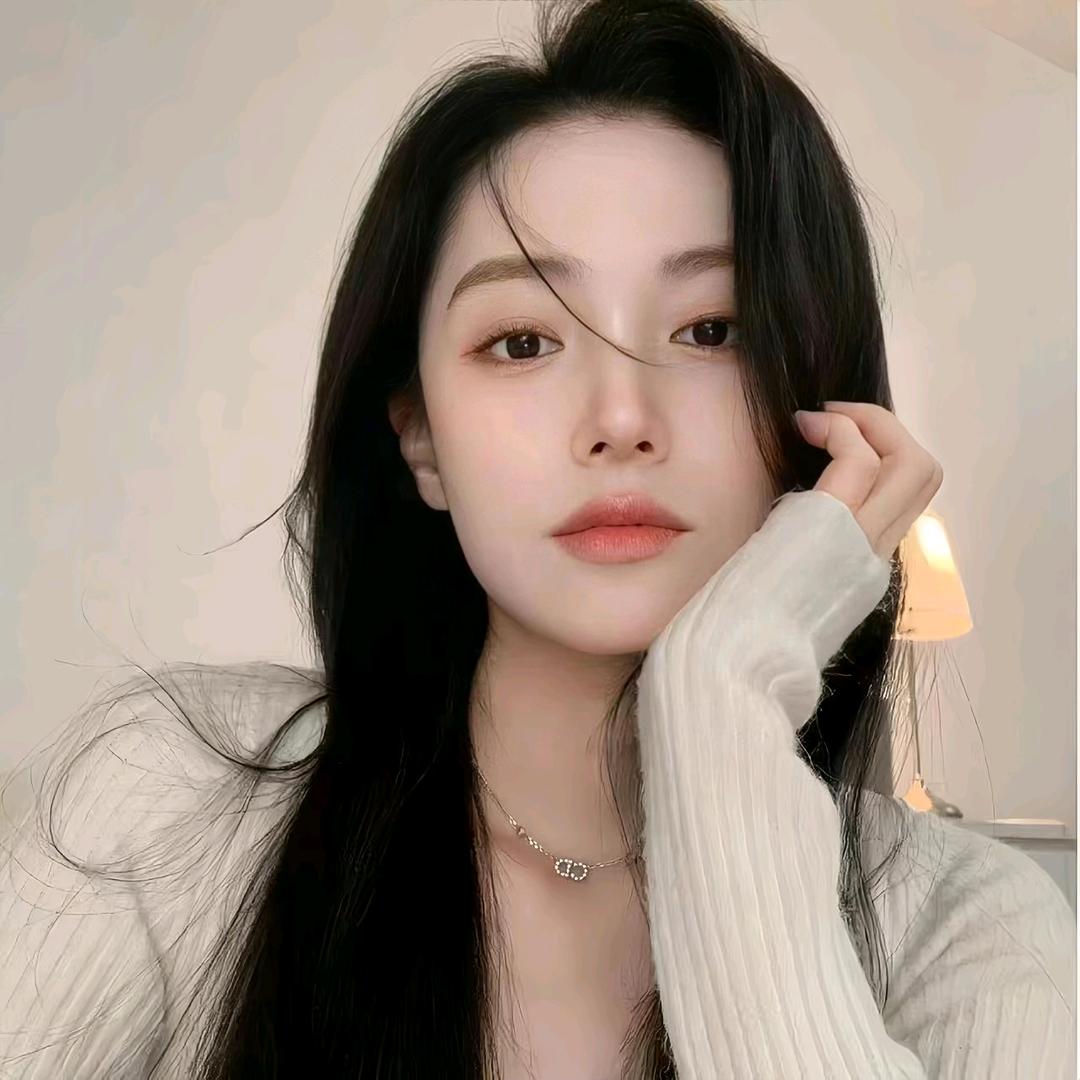 𝘼 𝙪 𝙧 𝙤 𝙧 𝙖