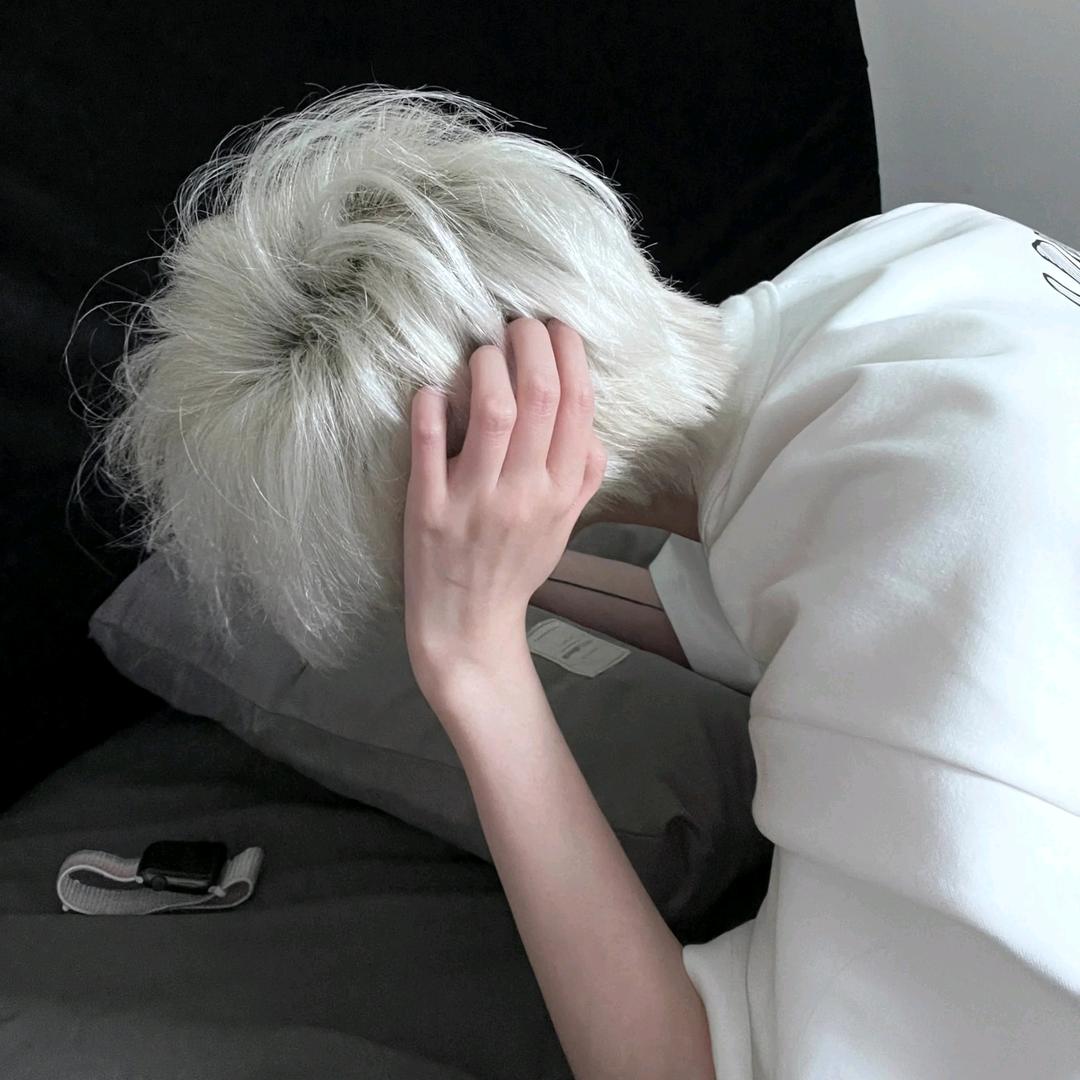 小由