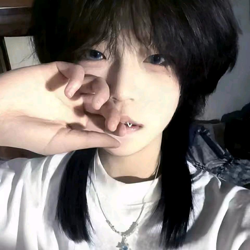 Y.⛓