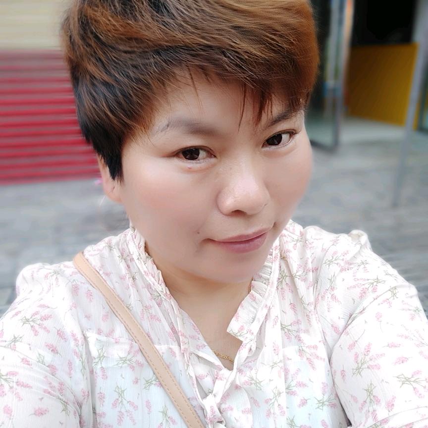 农村丑妹，晚上八点首播，来抖音创业